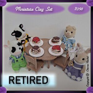 8-Pack Fruit Topping Pancakes with White Foam Plates